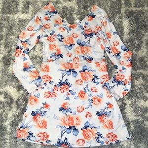 White Long sleeve V neck open back floral print mini dress